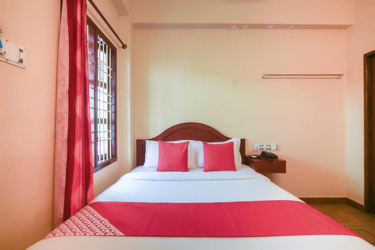 Oyo 23098 Ushama Heritage Guest House Puducherry Buitenkant foto